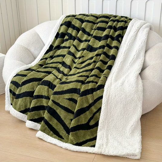 PACHET PROMOTIONAL !!! Patura Cocolino Groasa cu Blanita Sherpa 200x230cm + Aparat masaj picioare tip covoras cu Incarcare USB pentru electrostimulare 19 niveluri intensitate - CADOU !!!